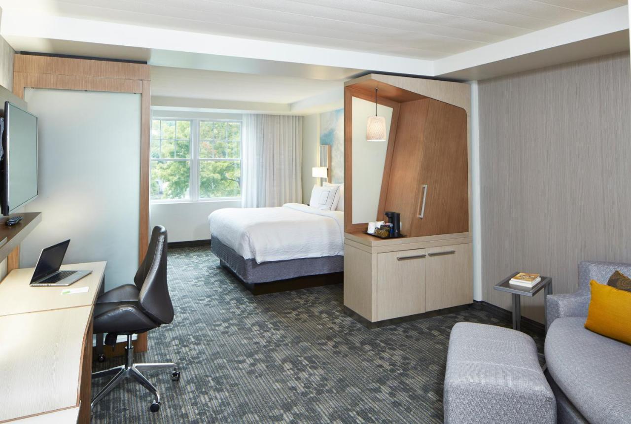 Courtyard By Marriott Лейк Джордж Екстериор снимка