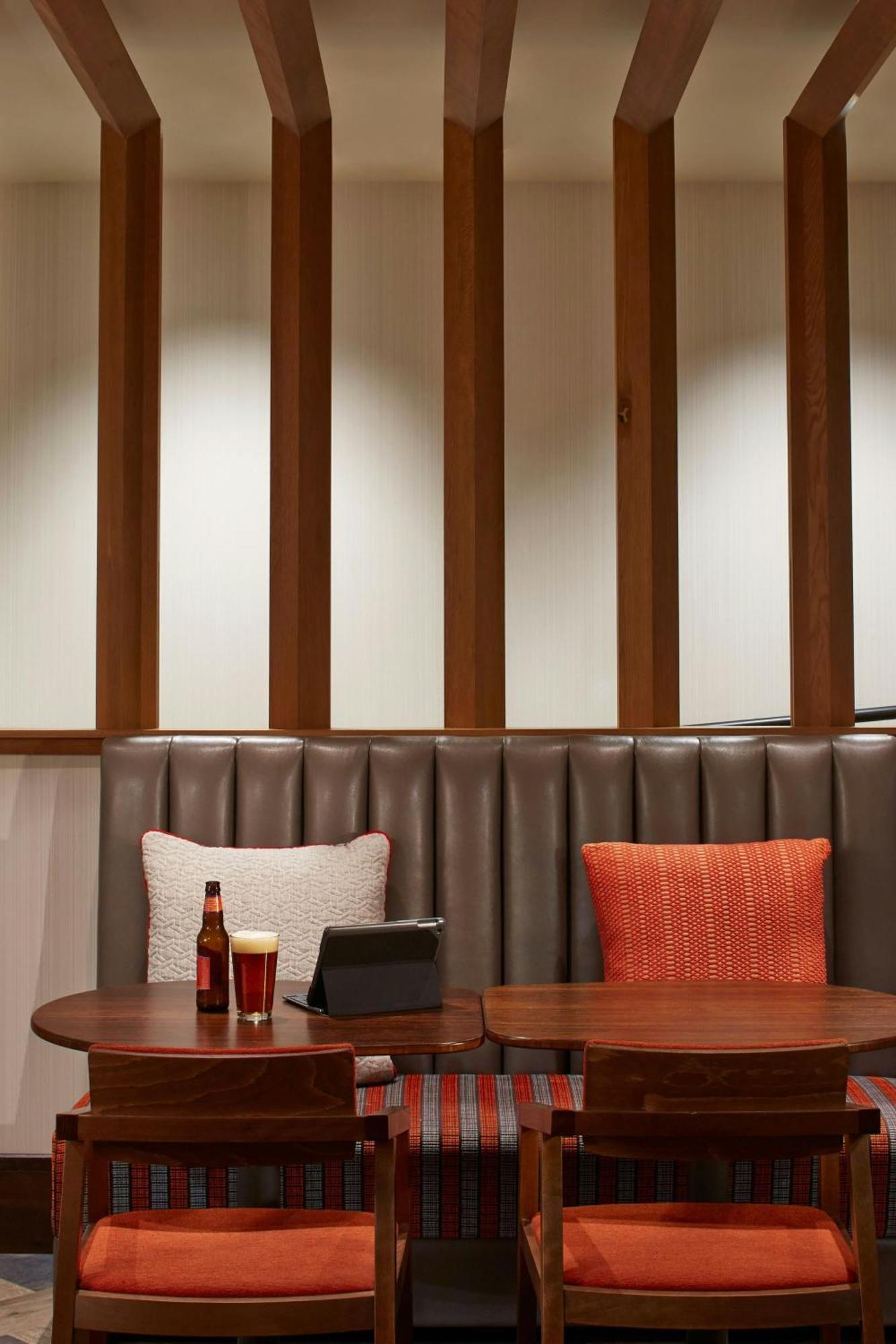 Courtyard By Marriott Лейк Джордж Екстериор снимка