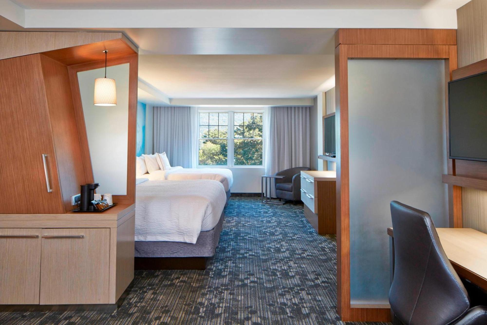Courtyard By Marriott Лейк Джордж Екстериор снимка