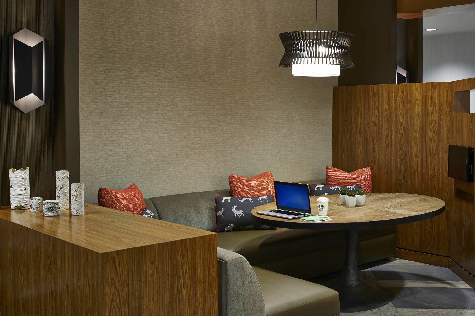 Courtyard By Marriott Лейк Джордж Екстериор снимка