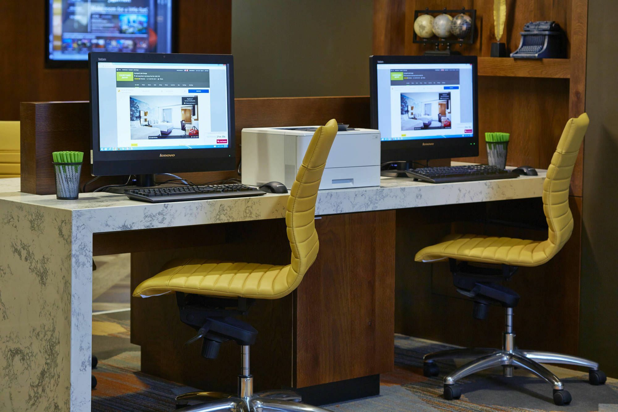 Courtyard By Marriott Лейк Джордж Екстериор снимка