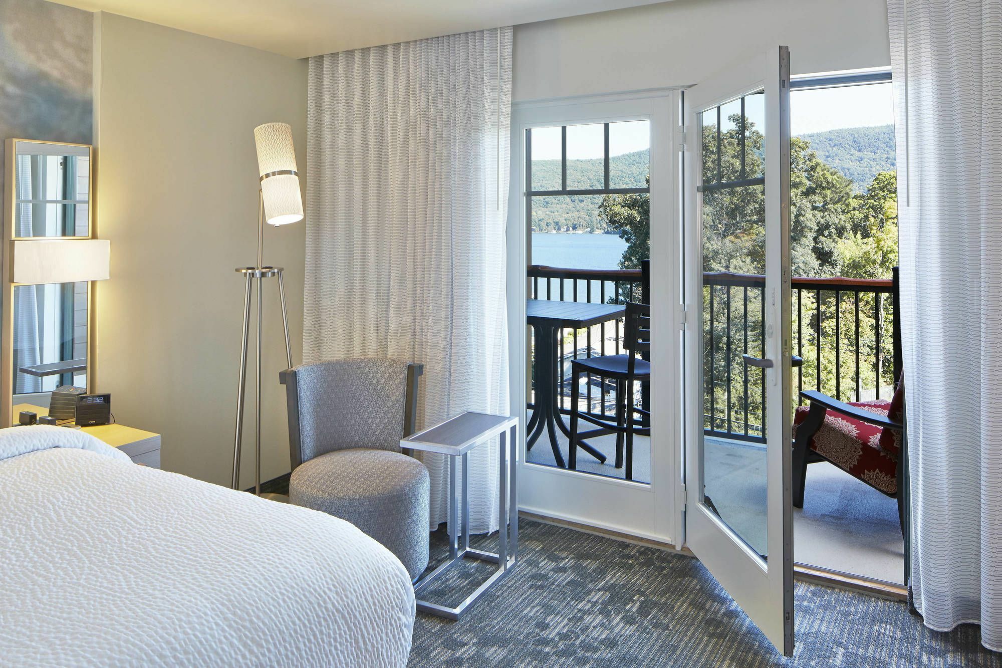 Courtyard By Marriott Лейк Джордж Екстериор снимка